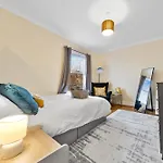 Classy Shared Home With Private Bedroom Near Tube - Bedroom3